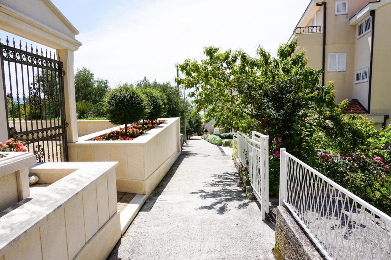 Sol Rooftop Apartments Tučepi Buitenkant foto